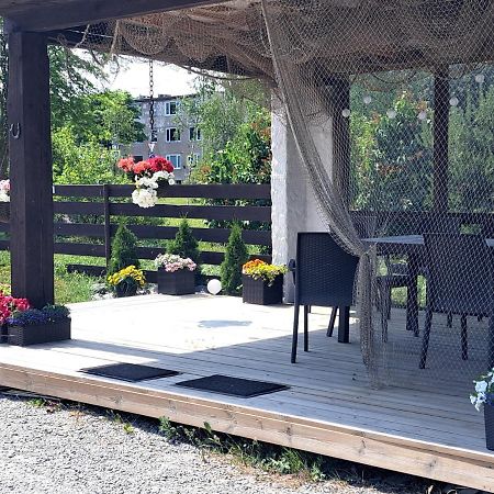 Kullerkupu Hostel Kuressaare Buitenkant foto