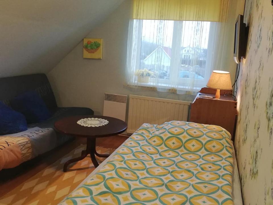 Kullerkupu Hostel Kuressaare Buitenkant foto